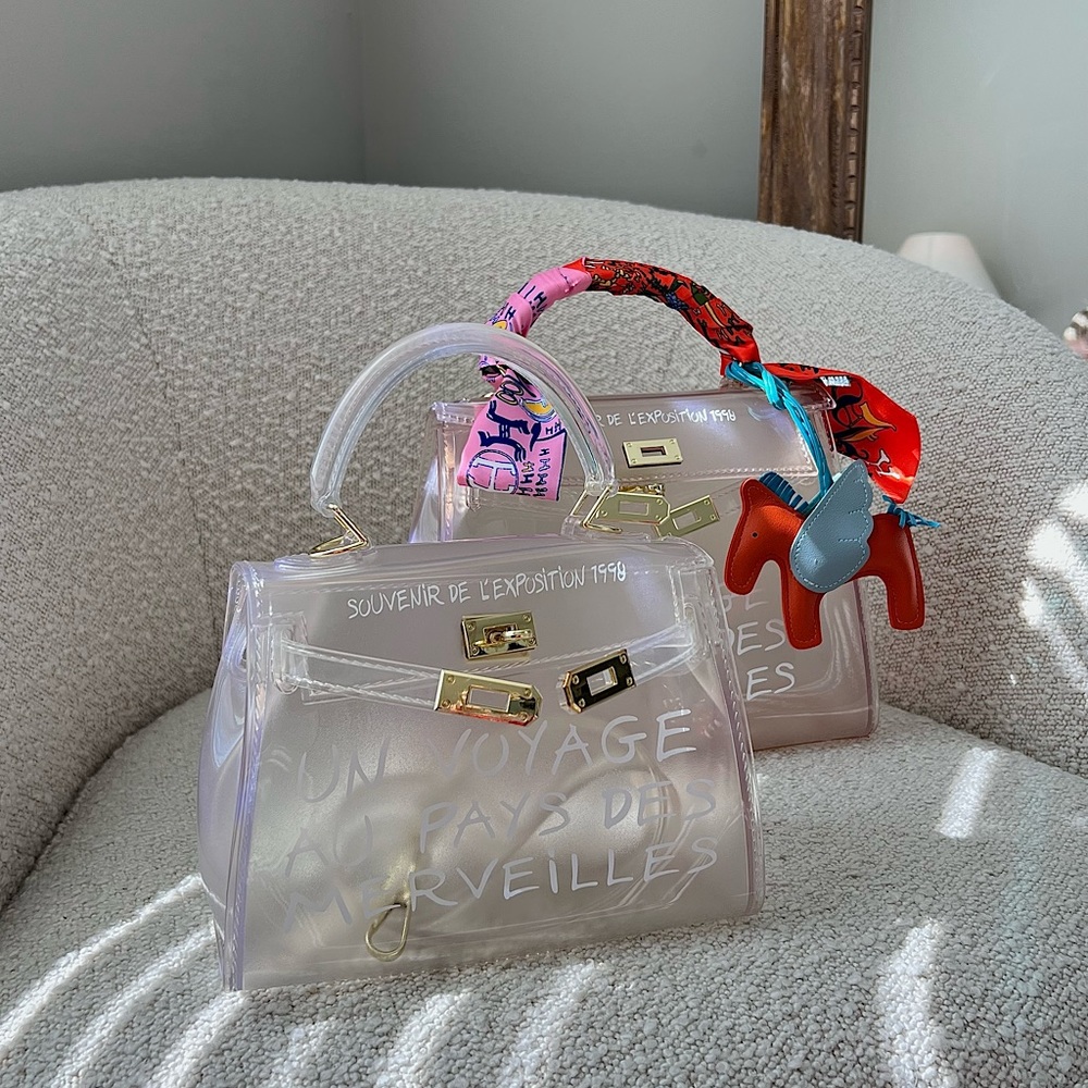Classy Un Voyage Clear Small Shoulder Bag God Detail $120